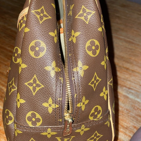 Louis Vuitton bag - Picture 8 of 11
